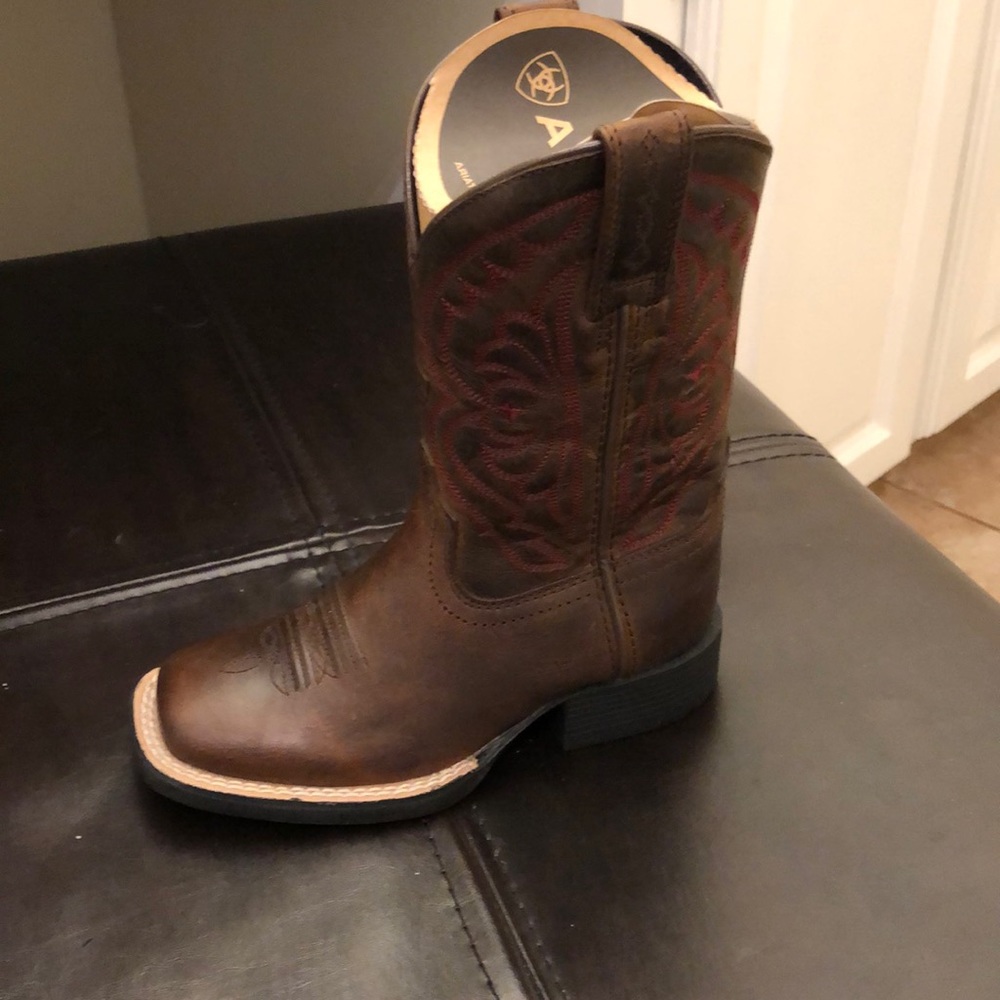Ariat boys boot size 9.5